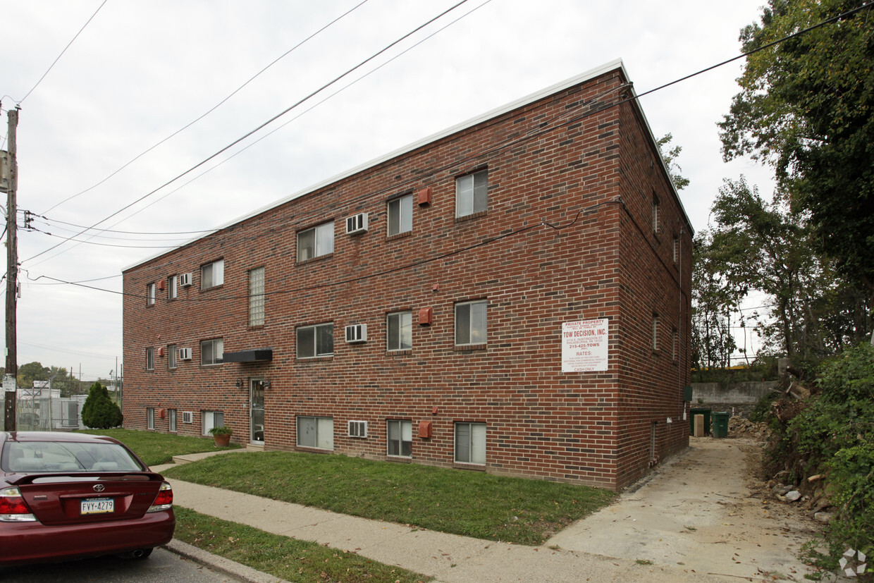 Primary Photo - Fox Chase Apartments