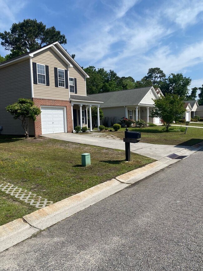 Building Photo - 150 Raye Dr