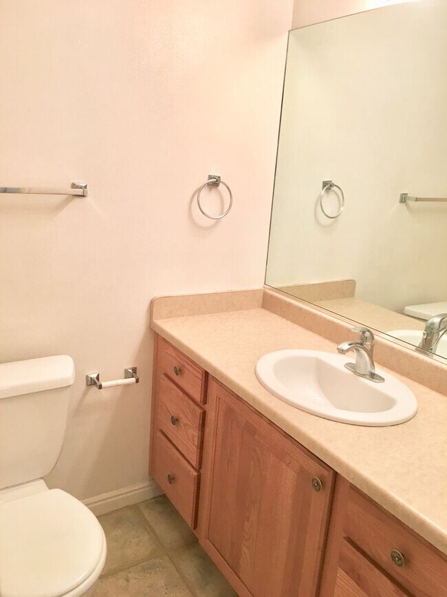 Foto del edificio - 3-BR Townhome in Hawk Hollow