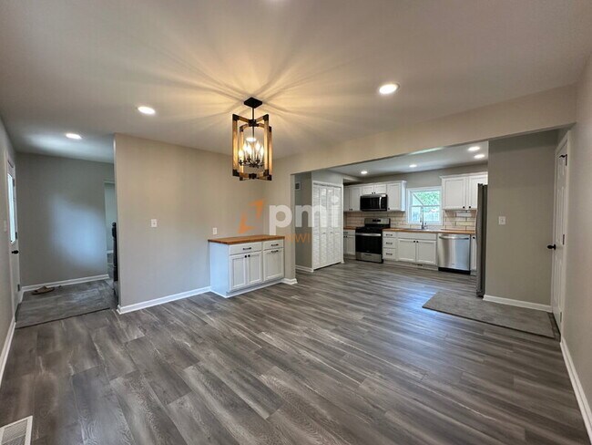 Building Photo - 397 Briarwood Dr