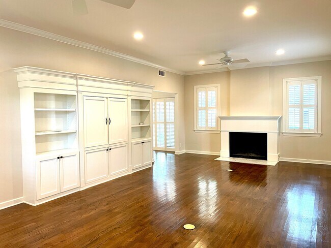 Building Photo - 303 Normandy Ave