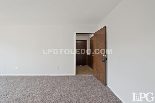 Foto del edificio - 1665 Brownstone Blvd
