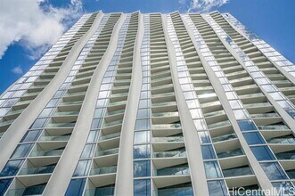 Building Photo - 1000 Auahi St
