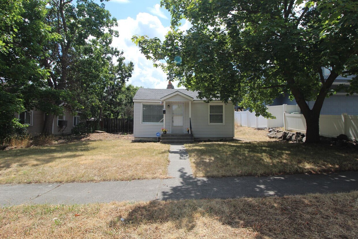Primary Photo - 3111 W 6th Ave