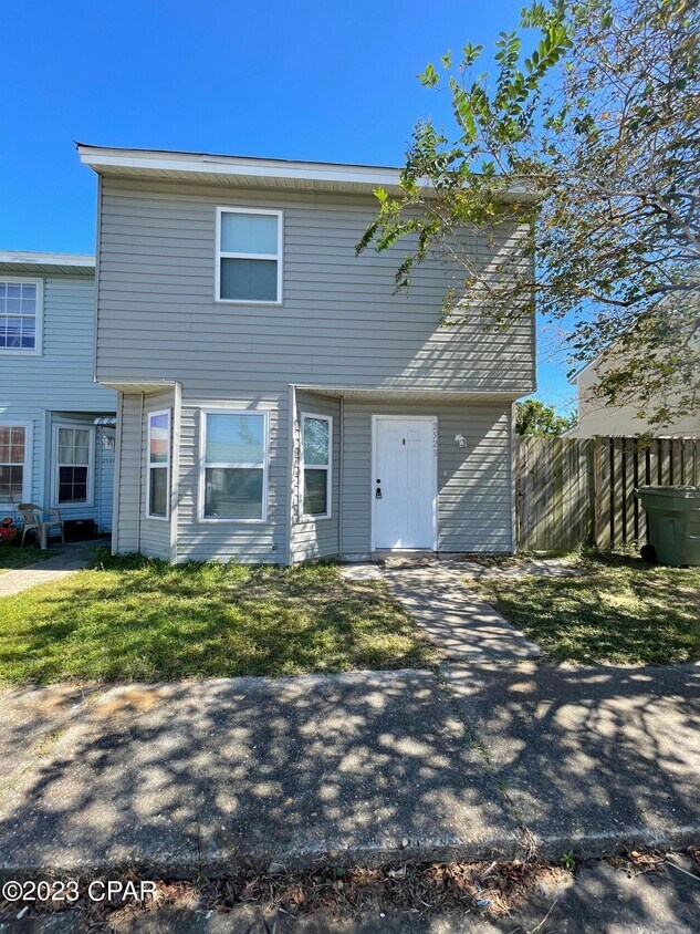 2523 Johnson Dr, Lynn Haven, FL 32444 Townhome Rentals in Lynn Haven