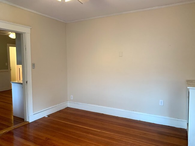 Building Photo - 8 Hallet St