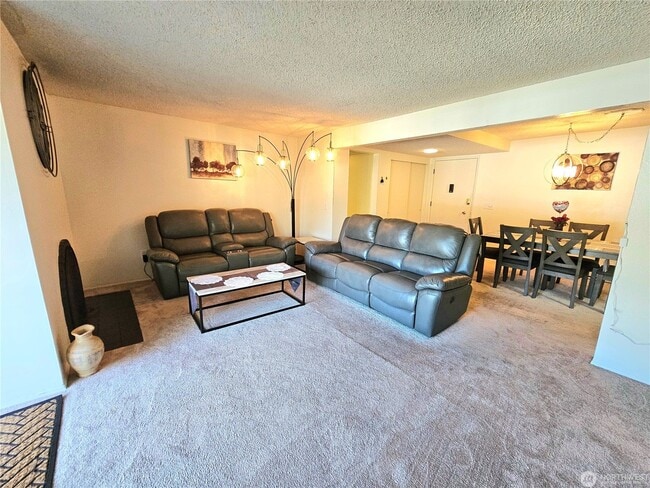 Building Photo - 7425 Ruby Dr SW