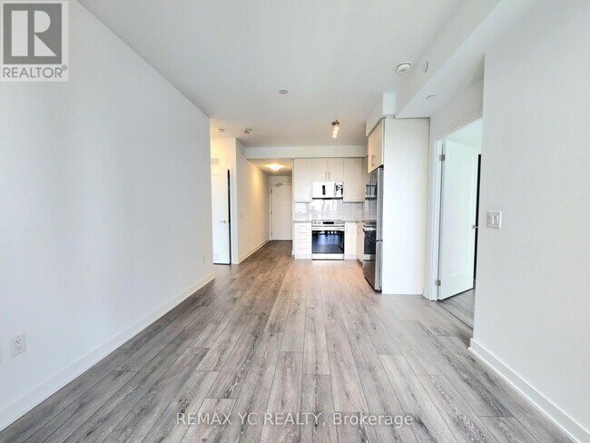 Building Photo - 95 Oneida Crescent