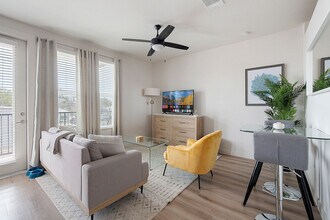 Building Photo - 2232 Empire Central Dr