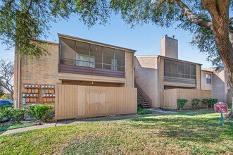 Building Photo - 10555 Turtlewood Ct