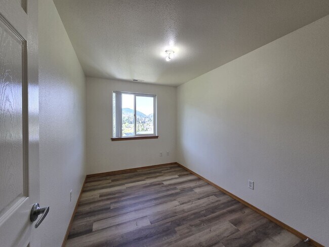 Foto del edificio - 390 Maylea Pl