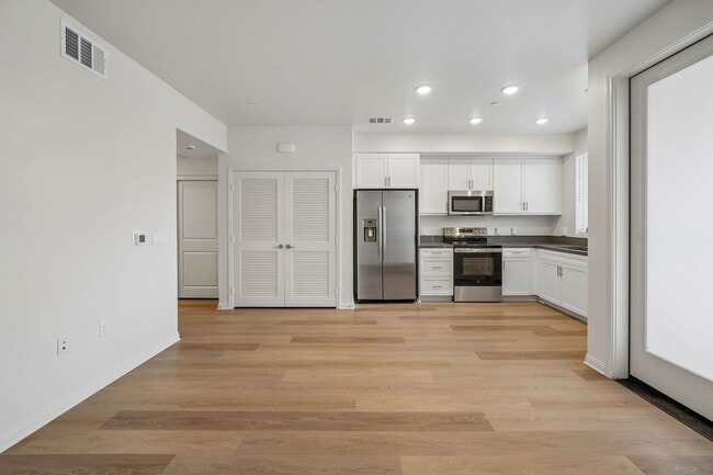 Interior Photo - Gallery Park