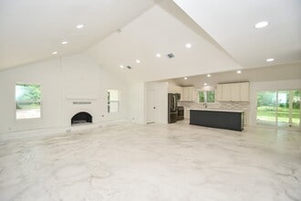 Building Photo - 6914 Evergreen St