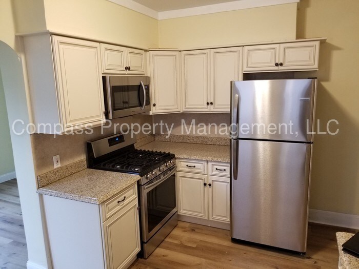 Foto principal - 564 Coates St