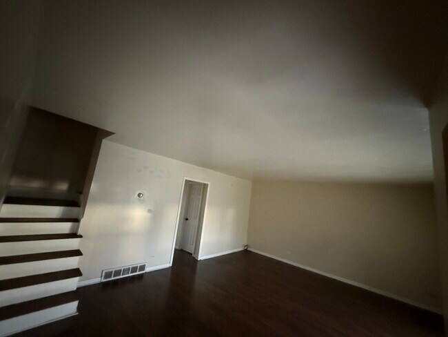 Foto del edificio - 5235 Long Ave