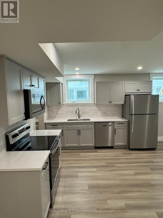 Photo du bâtiment - 2 S Rankin St