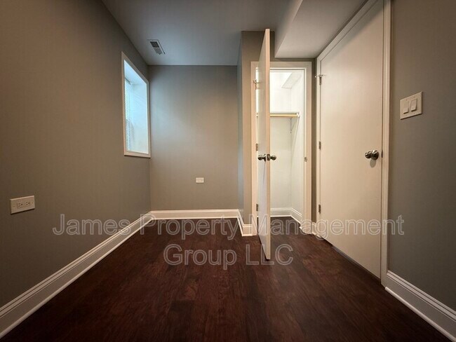 Foto del edificio - 1232 N Hamlin Ave