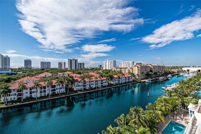 Foto del edificio - 3030 NE 188th St