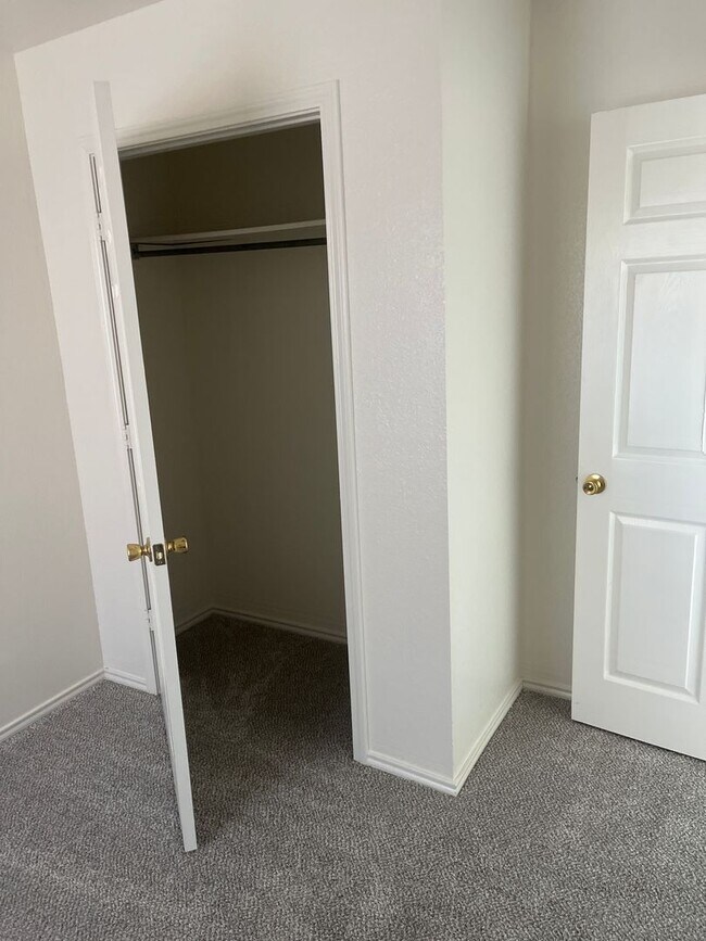 Foto del edificio - 3114 Oak Ln