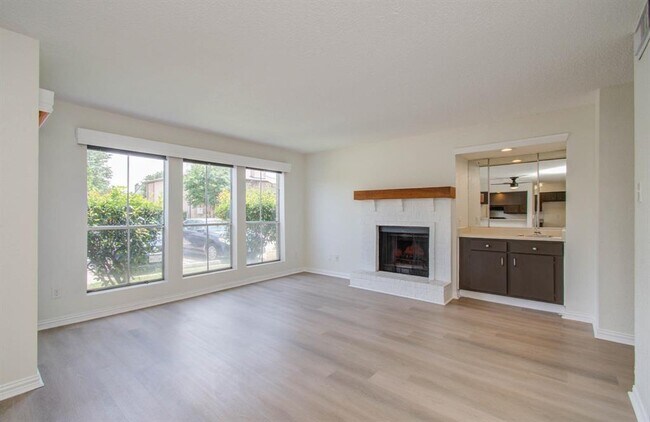 Building Photo - 1500 Bay Area Blvd