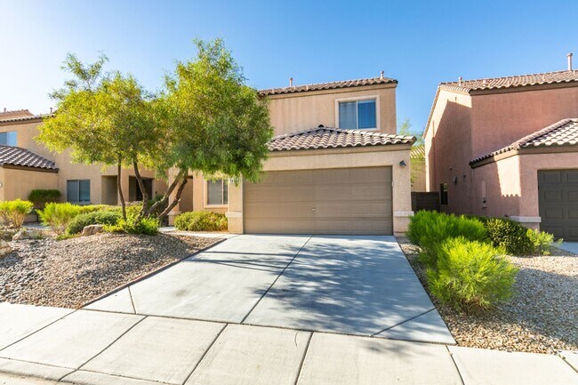 Building Photo - Upgraded spacious 4bedroom home near Mountains Edge!