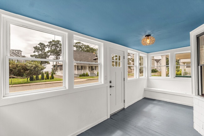 Building Photo - 155 Broadway