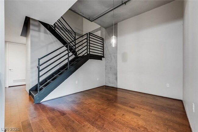 Foto del edificio - 353 E Bonneville Ave