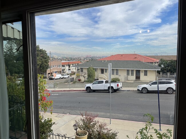 Living Room View - 1909 S Alma St