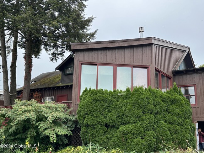 Building Photo - 1527 Van Antwerp Rd