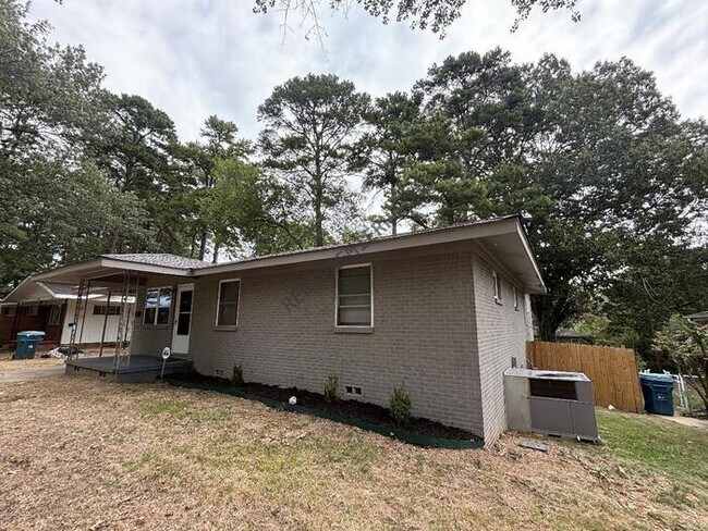 Foto del edificio - 56 Glenmere Dr