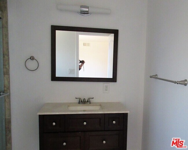 Foto del edificio - 511 E Gainsborough Rd