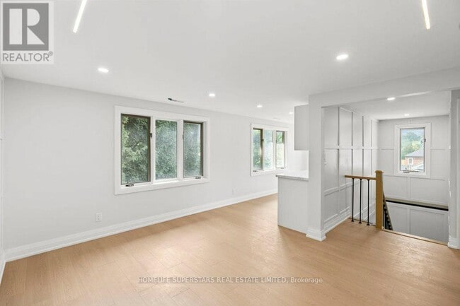 Building Photo - 855 Garth St