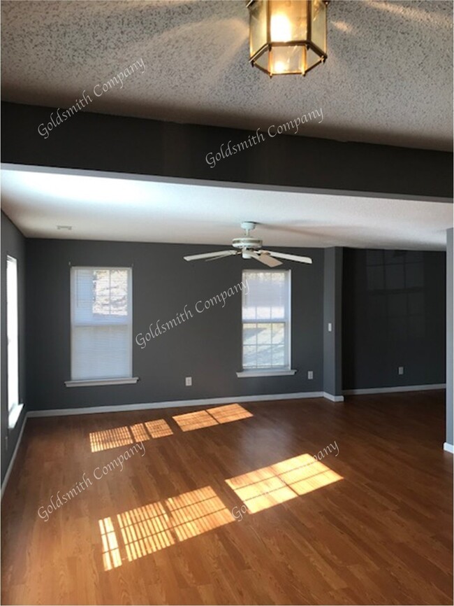 Photo - "Spacious 4-Bed Gem in Mauldin with Granite Kitchen & Cozy Fireplace!" Apartment