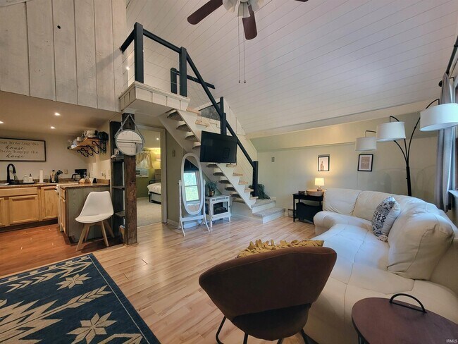 Foto del edificio - 4640 N Ridgewood Dr