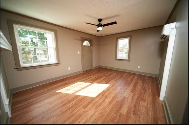 Foto del edificio - 108 Travis Ct