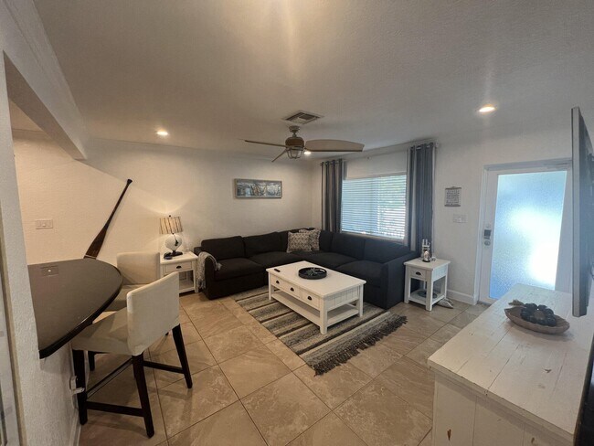 Foto del edificio - 468 W Ocean Ave