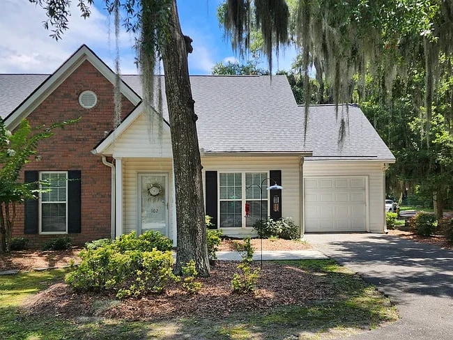 Building Photo - 102 Grey Oak Ct