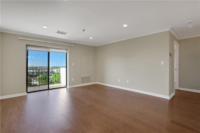 Foto del edificio - 300 Johnson Ferry Rd
