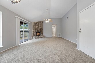 Building Photo - 22101 Moss Falls Ln