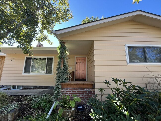 Building Photo - Classic Comfort Meets Modern Style in This Updated 2-Bedroom Basement Unit with Modern Finishes &...