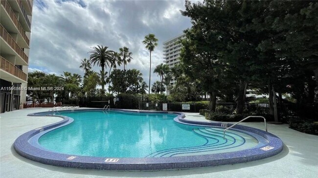 Foto del edificio - 1450 Brickell Bay Dr Unit 1505