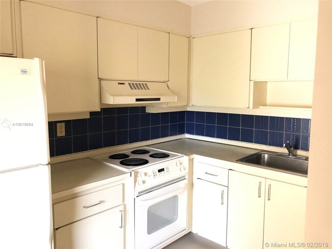 Foto del edificio - 7711 Miller Dr