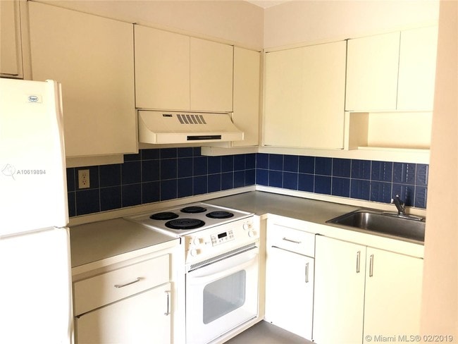 Building Photo - 7711 Miller Dr