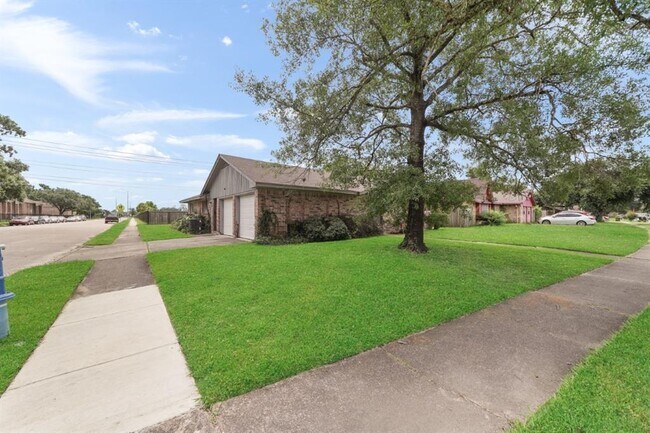 Foto del edificio - 9750 Guest St