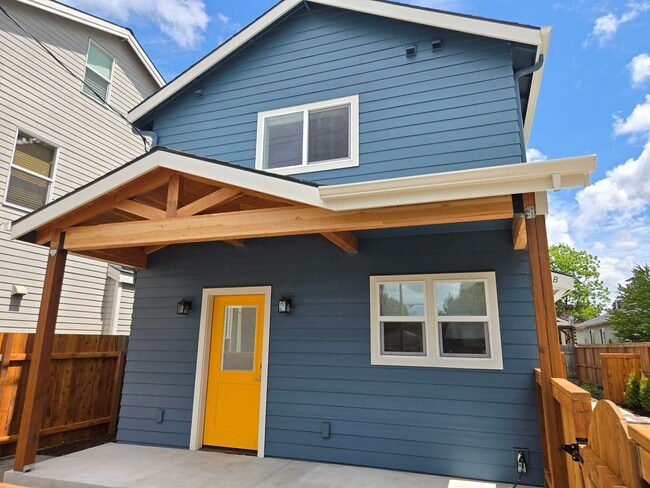Photo - 9136 N Portsmouth Ave Townhome