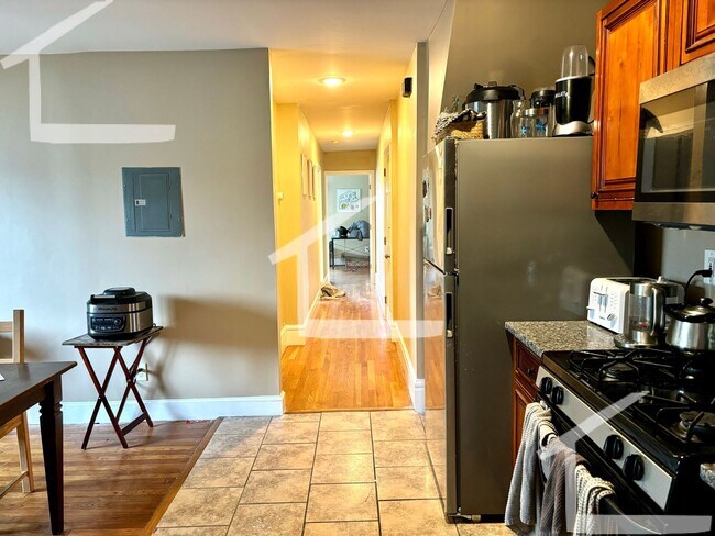 Foto del edificio - HOT SOMERVILLE LISTING!!!!!