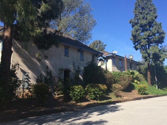 Building Photo - 16761 E Buena Vista Ave