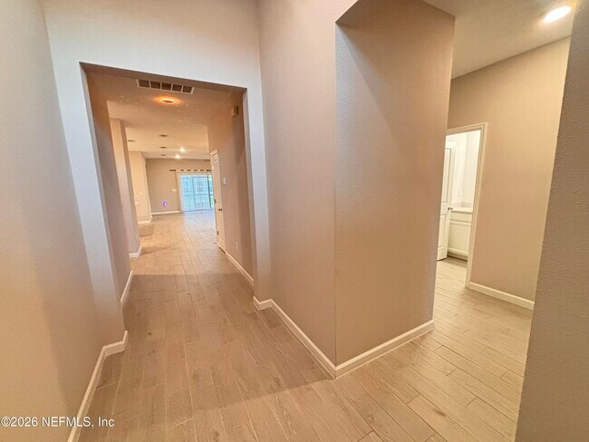 Foto del edificio - 20 Beauclair Blvd