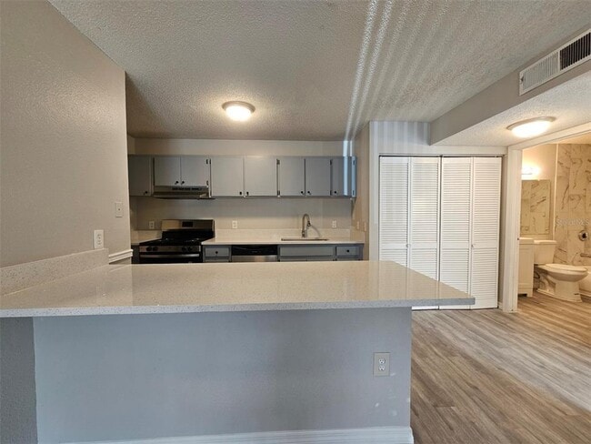 Foto del edificio - 9481 Highland Oak Dr