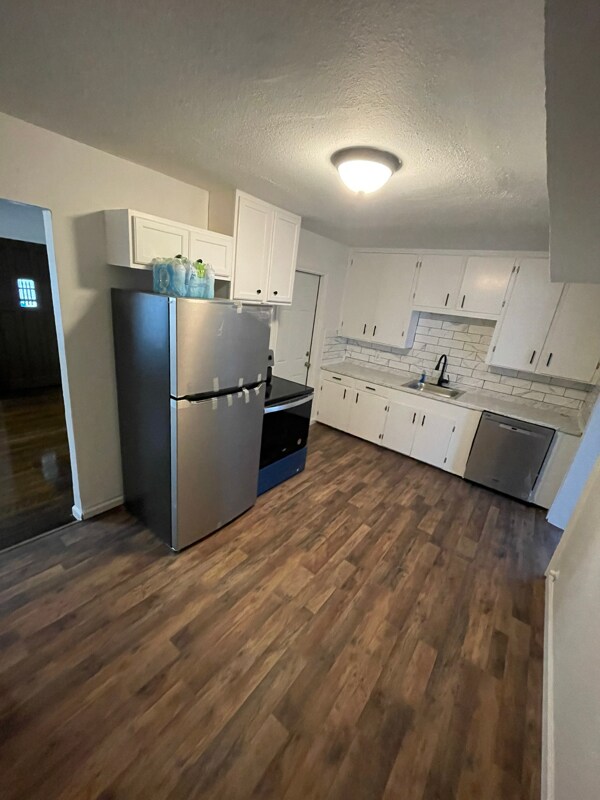 Building Photo - 1022 Shiels Dr